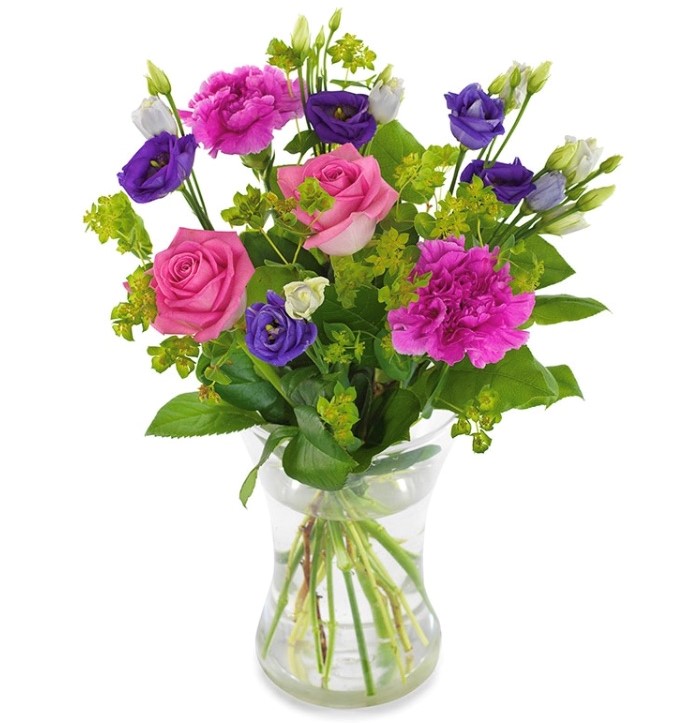Julibuketten från Euroflorist, med blandade blommor i olika lila nyanser. Beställ online - skicka med bud!